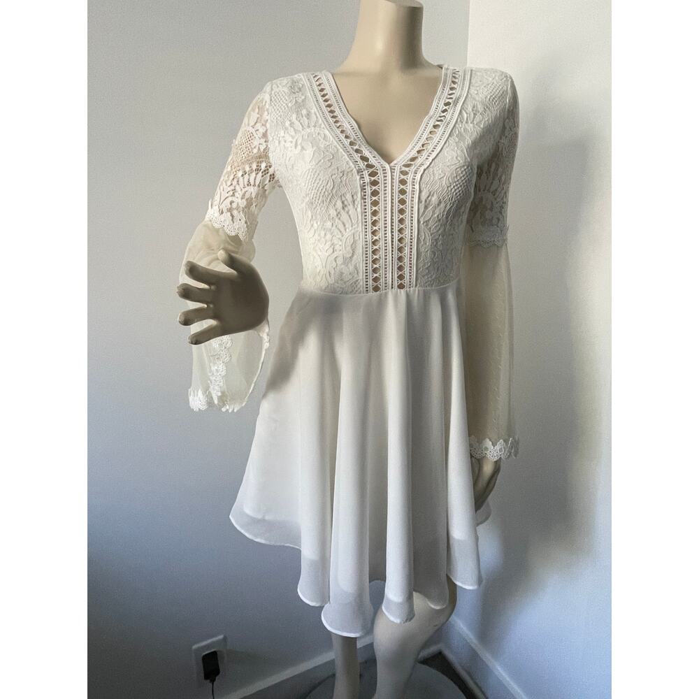 Two Sisters Bethany Lace Boho Short White Wedding Dress Size 8 - Picture 3 of 11